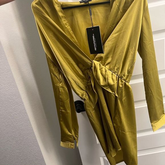 NWT Katalea Dark Lime Twist Front Silky Shirt Dress NWT pretty little thing - Picture 8 of 9
